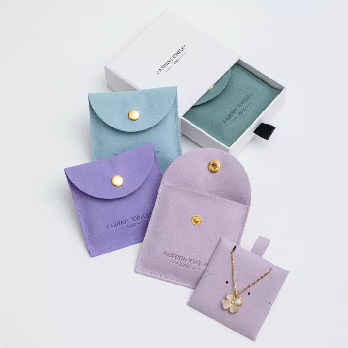 Pochette enveloppe carrée en microfibre pour bijoux